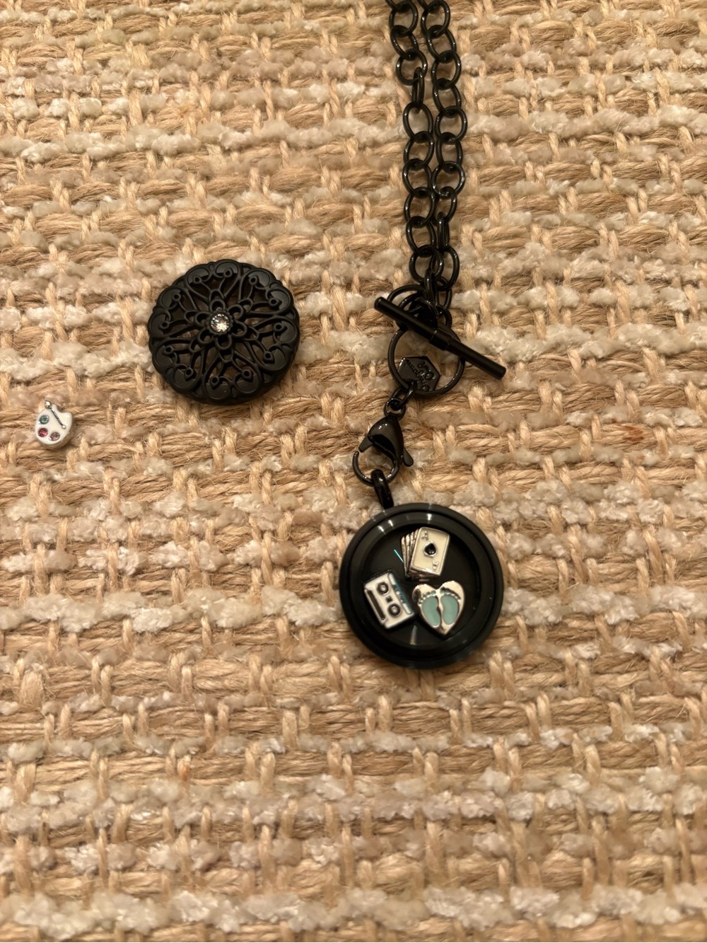 Origami Owl Black Sentiments Locket - Picture 6 of 10